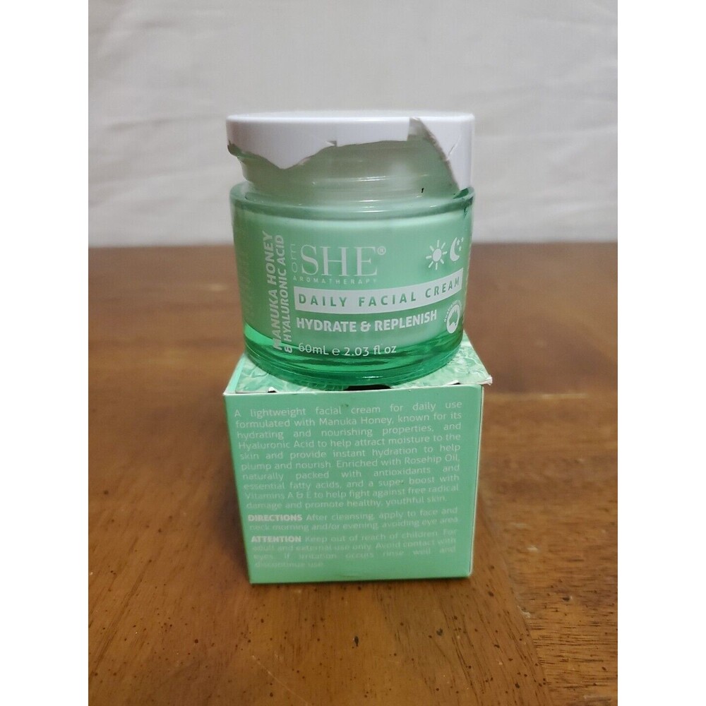 om SHE Aromatherapy - Manuka Honey & Hyaluronic Acid Daily Facial Cream - NIB
